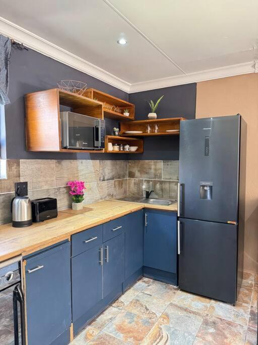Spacious Stay-In 2Bedroom Apartment Кемптон-Парк Экстерьер фото